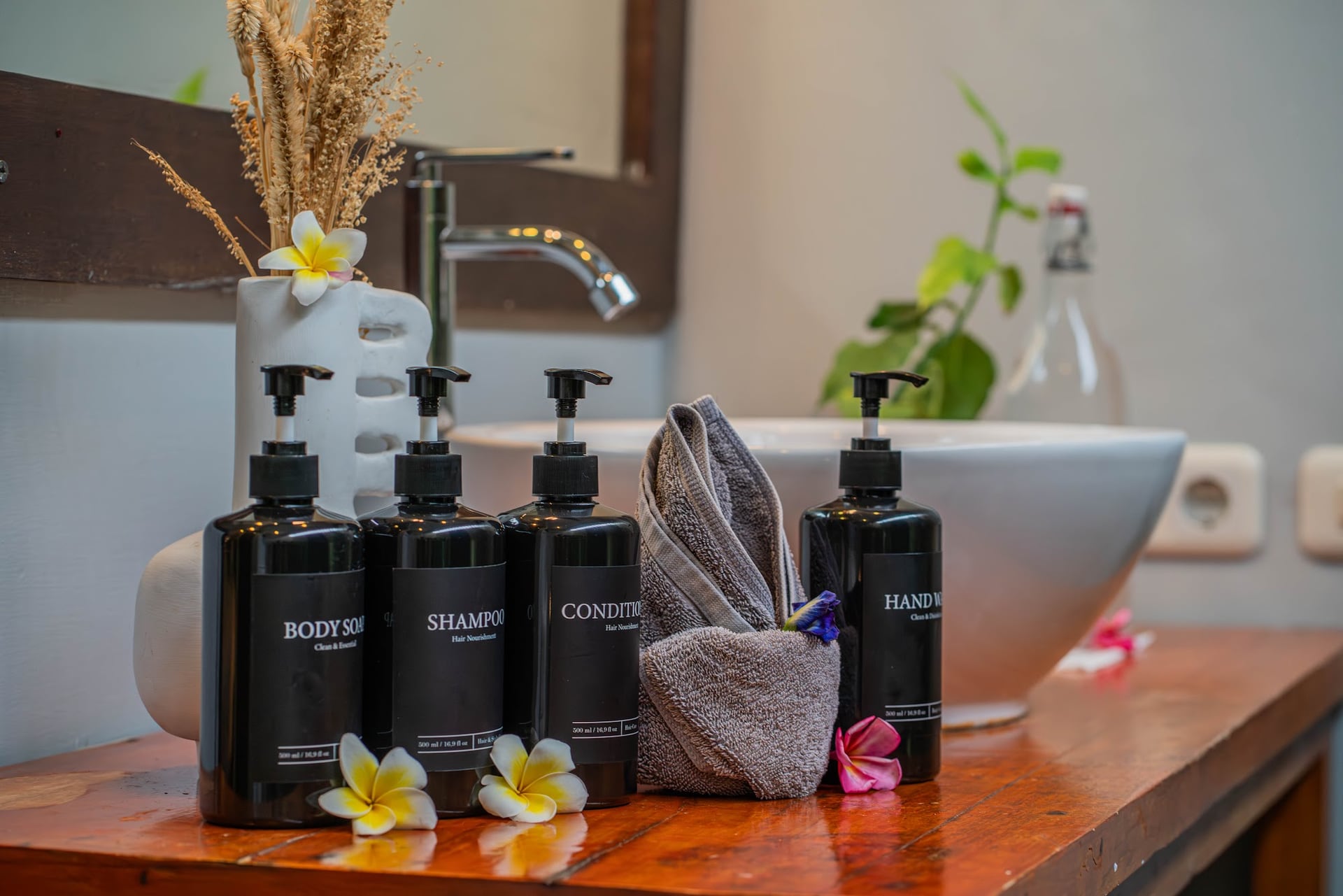Step into your serene escape at Balé Sampan Boutique Bungalows, where…