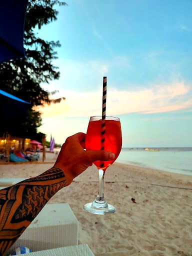 Beachfront Lunch & Sunset Drinks at Taste Café