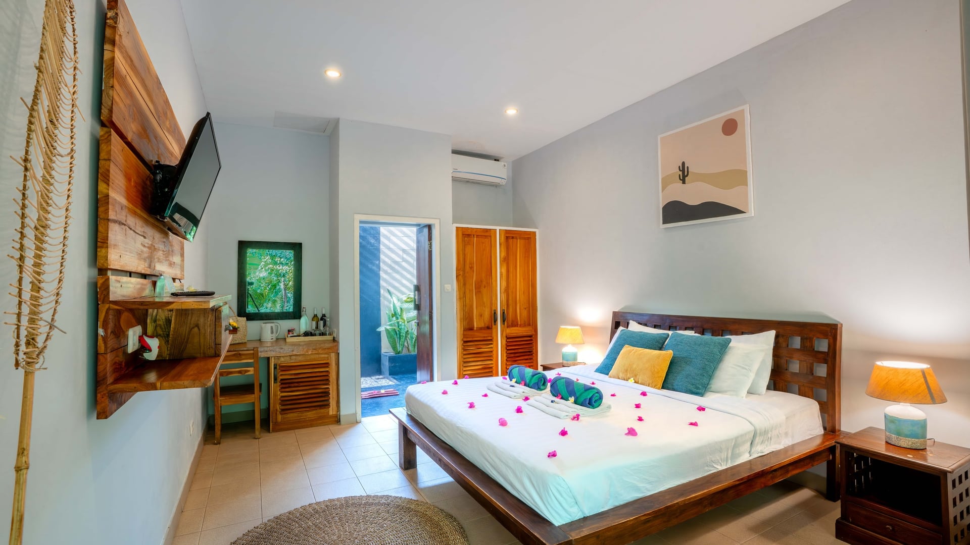 Wake up to the gentle sound of waves and the warm island sun streamin…