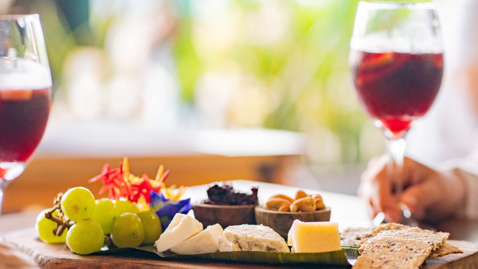 Sunshine and fresh juice are calling! Enjoy a light lunch while soaki…