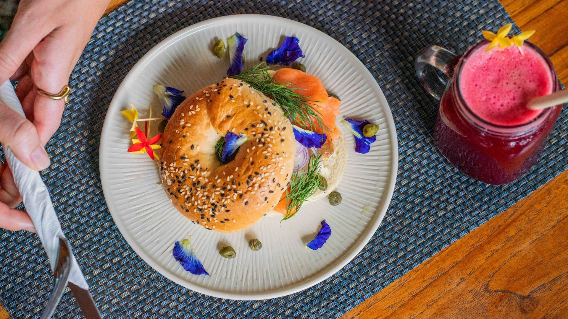 Start your day the right way Great coffee, fresh breakfast and relaxe…