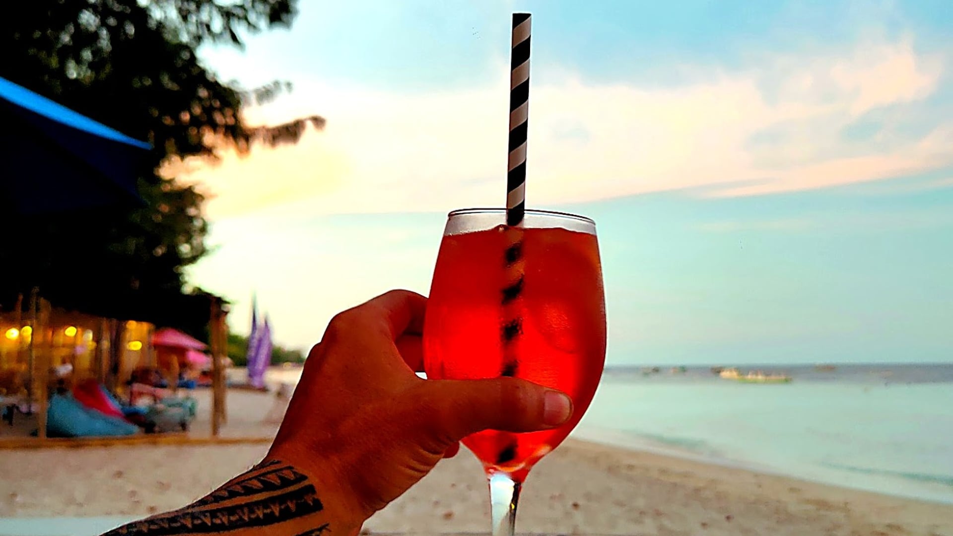 Beachfront Lunch & Sunset Drinks at Taste Café Looking for the best b…