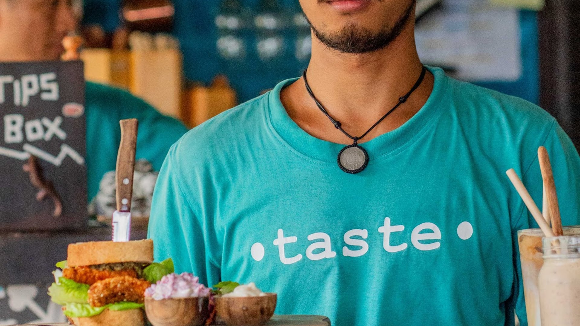 Beachfront dining in Gili Trawangan Relaxed atmosphere, friendly serv…